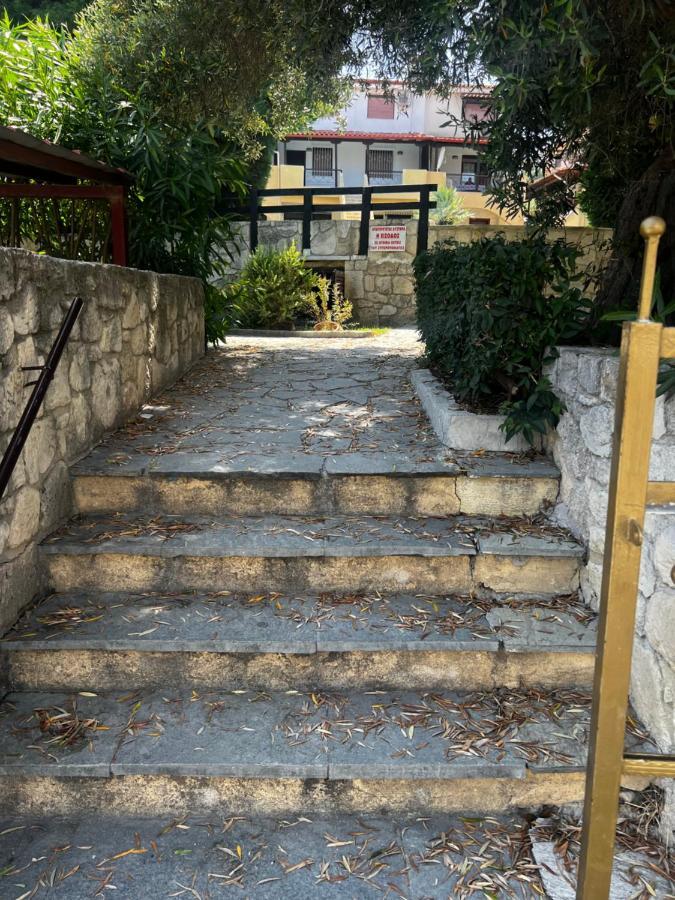 Peykoxori 1 Luxury Suites By Makhome Pefkochori Dış mekan fotoğraf